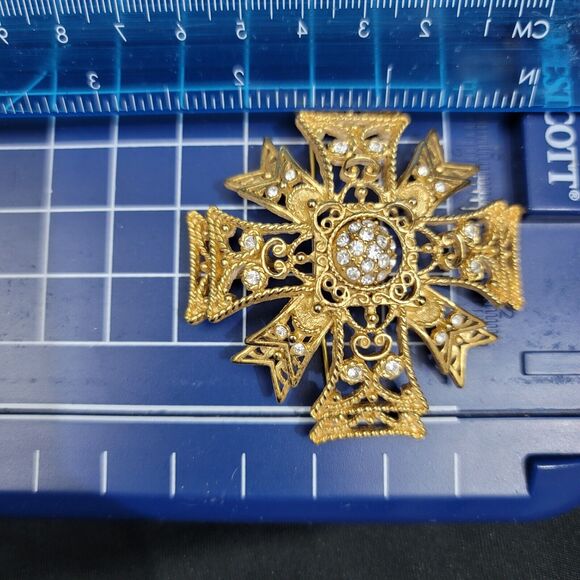 Kenneth Jay Lane 2.5" Gold Cross Brooch or Pendant 1990s - Picture 13 of 13